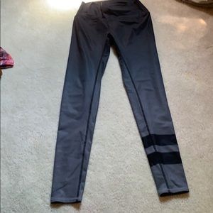 ALO YOGA “Gradient” Ombre Black Gray Leggings Sz M
